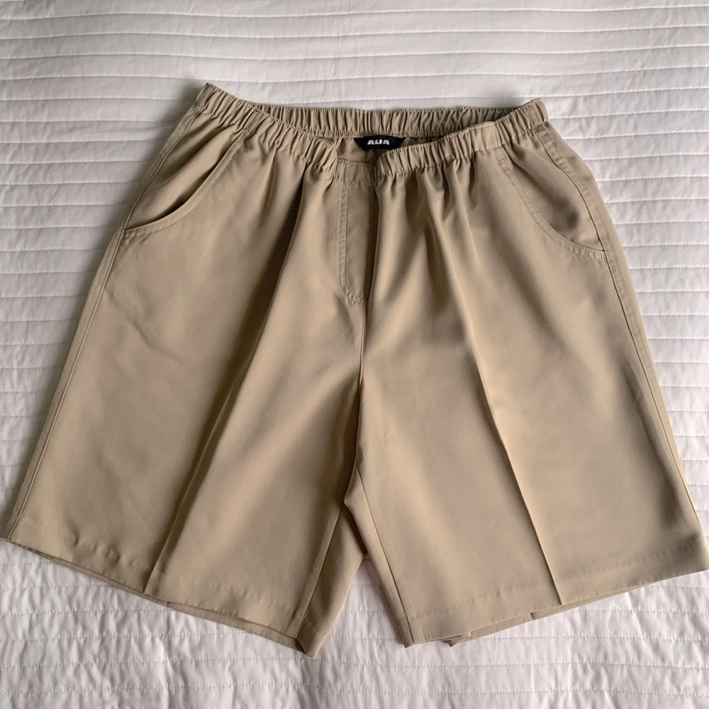 Vintage Alia beige Size 14-16 Women's Elastic Band Shorts